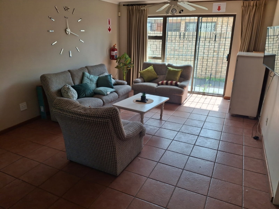 To Let 1 Bedroom Property for Rent in Summerstrand Eastern Cape